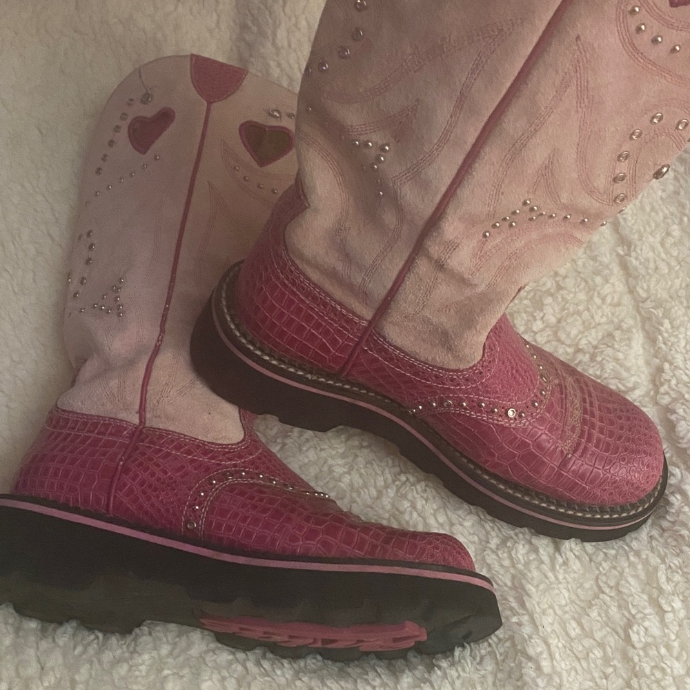 Beautiful Ariat Fatbaby Heart Tall Top BOOTS. Size 7.5B

See pics for details